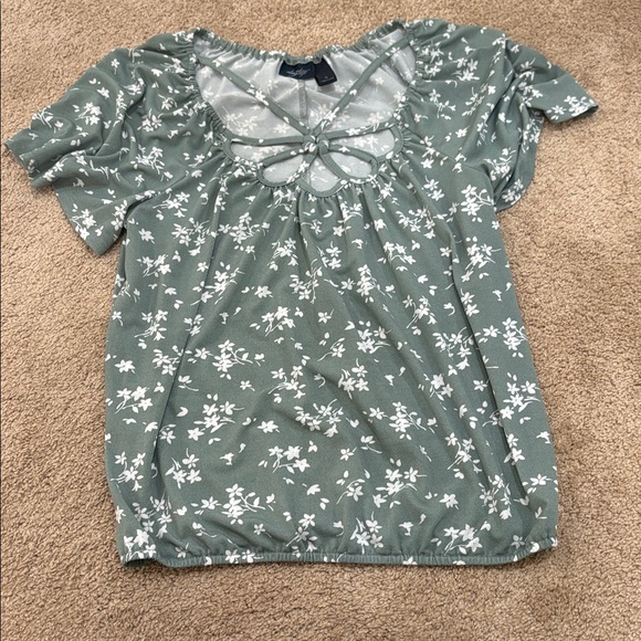 Women’s floral stripe blouse shirt bundle - Picture 9 of 10